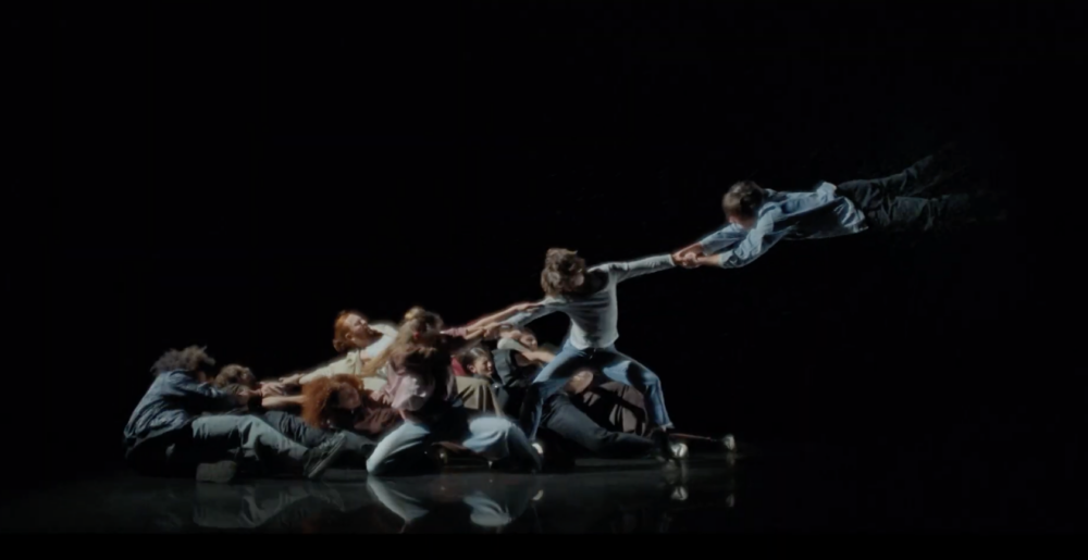 de l'art dans la pub avec MNSTR par Elaee recrutement spécialisé digital marketing communication création