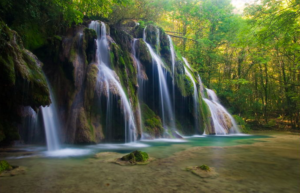 cascades de tuf lieu insolite à visiter elaee